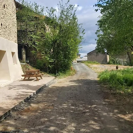 Un Petit Coin Douillet Au Pradel